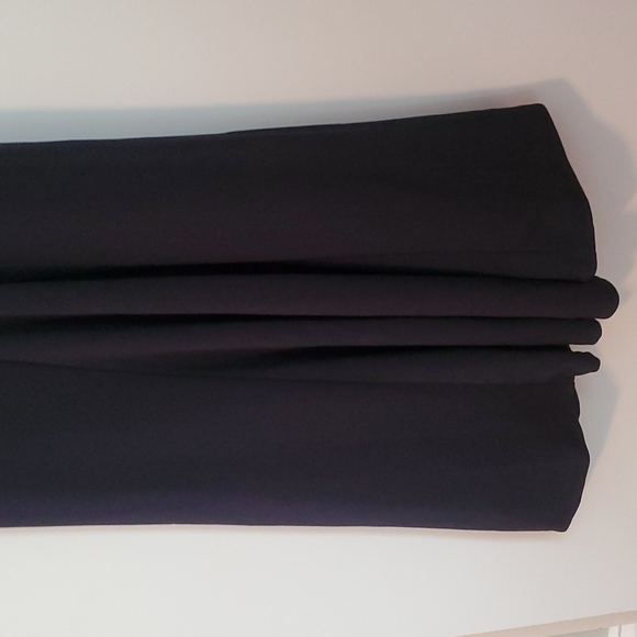 Lulu's Trumpet Formal Gown - Picture 9 of 10